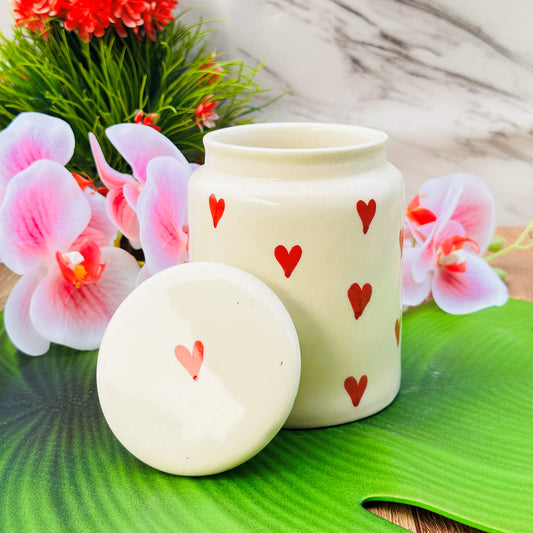 utensil master Handmade Heart Design Ceramic Food Jar with Lid – Unique Decorative Pickle Jar for Kitchen Storage, Perfect Pickles, Spices and Condiments – Ideal Gift for Home Decor (650 Ml)